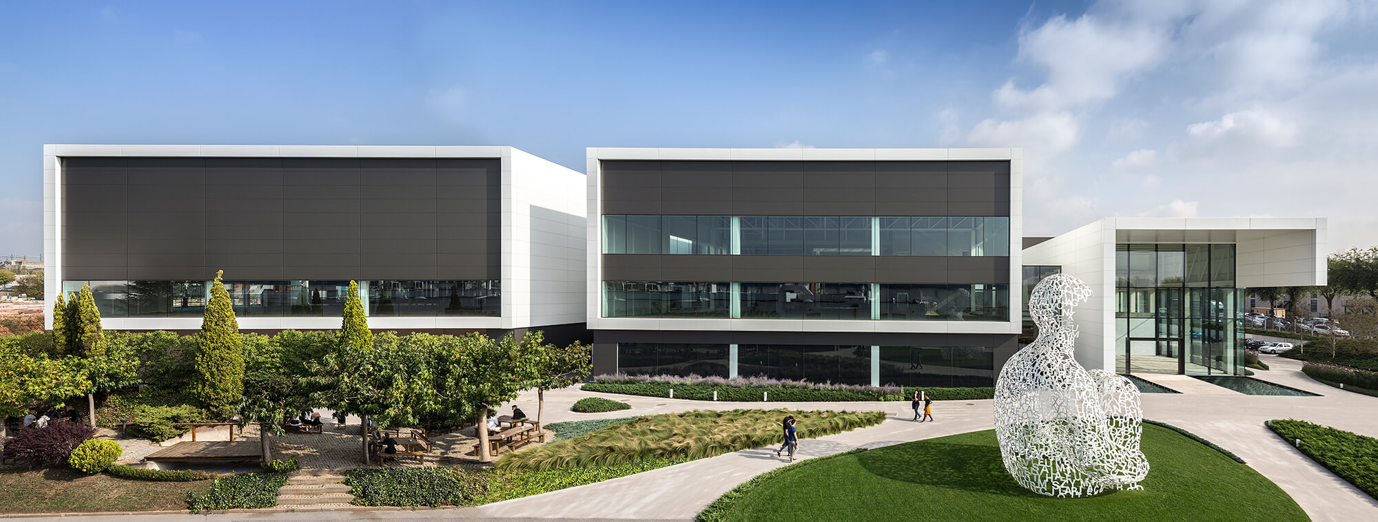 MANGO HEADQUARTER Rafael Vargas Photography · The magician of light